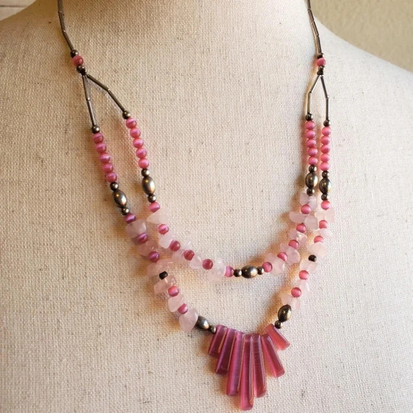 🆑️ Pink Beaded Necklace - Picture 2 of 3